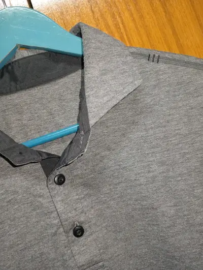 Polera tipo polo gris Lululemon - miniatura 2