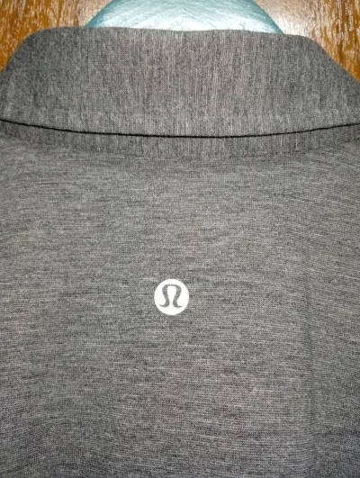 Polera tipo polo gris Lululemon - miniatura 4