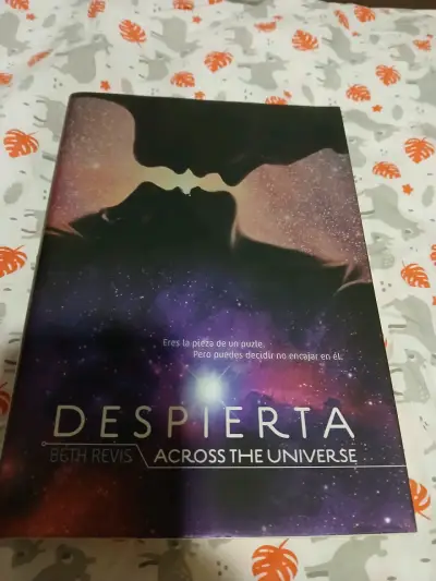 Libro 'Despierta' de Beth Revis en buen estado - miniatura 1
