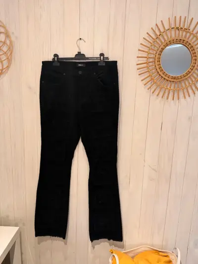 Pantalones negros fashionova con diseño endesgas - miniatura 2