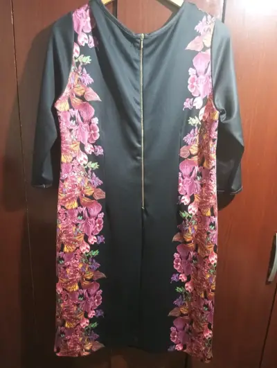 Vestido azúl con estampado floral - miniatura 2