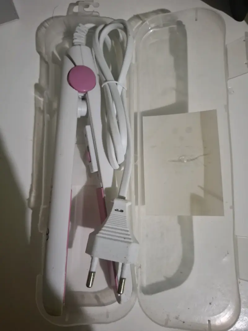 Plancha de Pelo Compacta Blanca y Rosa