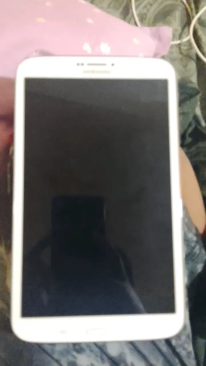 Tablet Samsung Galaxy Tab blanca en buen estado - 1