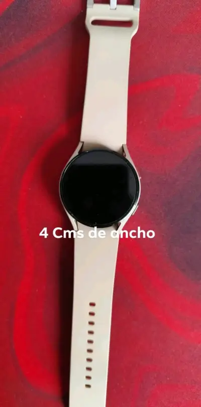 Reloj inteligente con correa color rosa pastel - miniatura 1