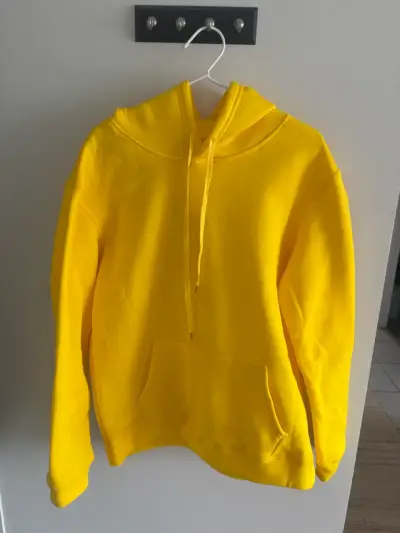 Polerón con capucha amarillo y negro unisex - miniatura 1