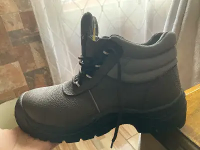 Botas de seguridad talla 39 color negro - miniatura 1