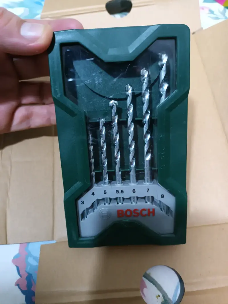 Set de brocas y accesorios Bosch y Dewalt - 4