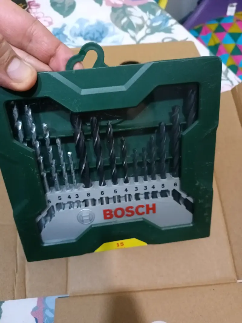 Set de brocas y accesorios Bosch y Dewalt - 5
