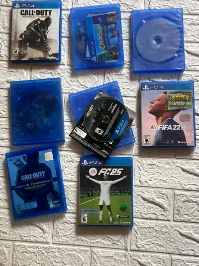 Consola PS4 con dos controles y juego FC 25 - miniatura 3
