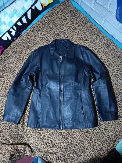 Chaqueta de cuero negra para Mujer - miniatura 1