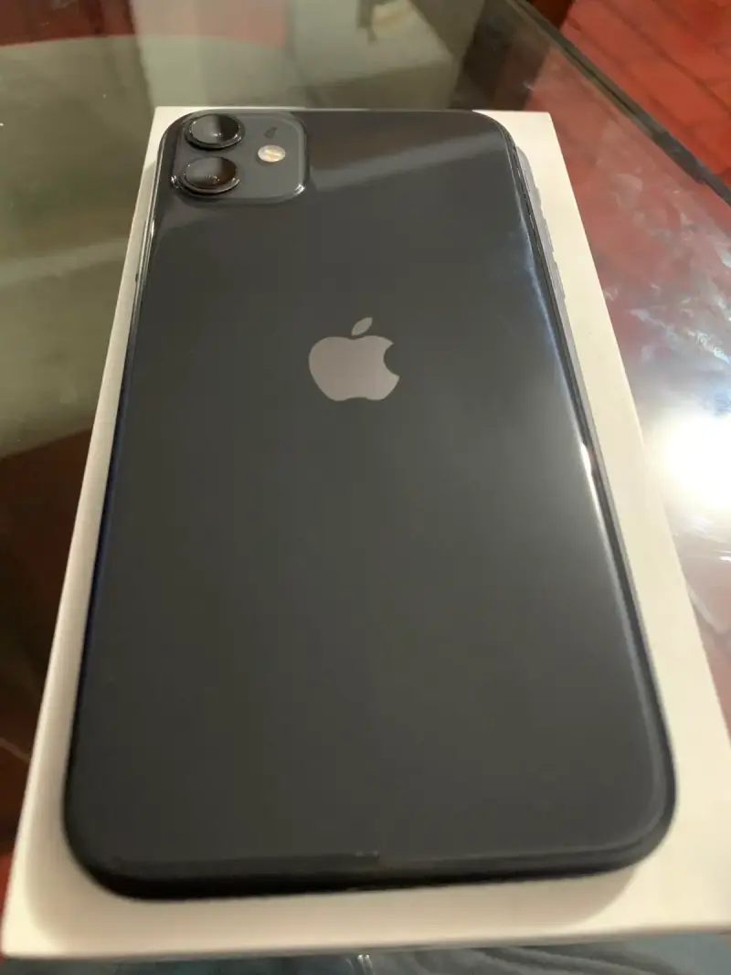iPhone 11 negro 128Gb - 1