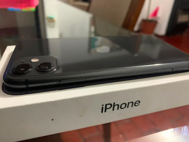 iPhone 11 negro 128Gb - 3