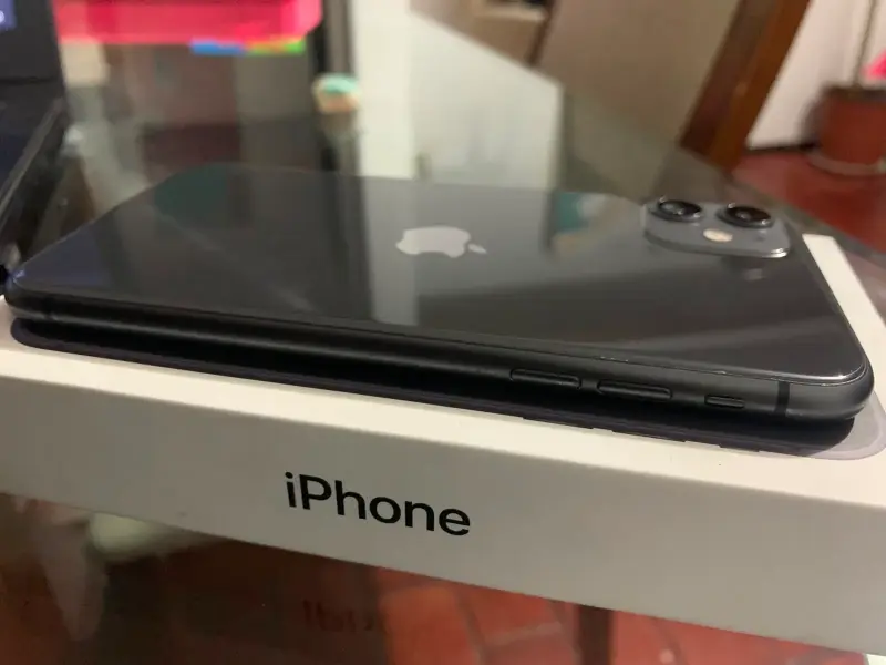 iPhone 11 negro 128Gb - 4