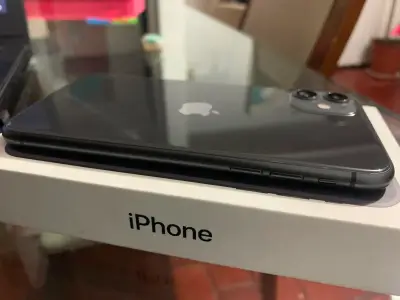 iPhone 11 negro 128Gb - miniatura 4