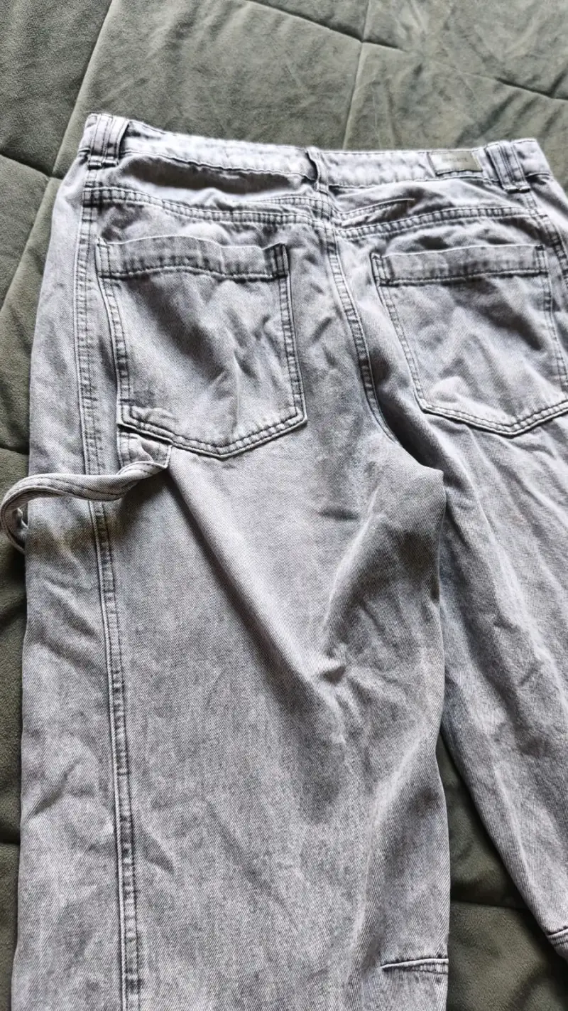 Pantalones de mezclilla gris claro para mujer - 4