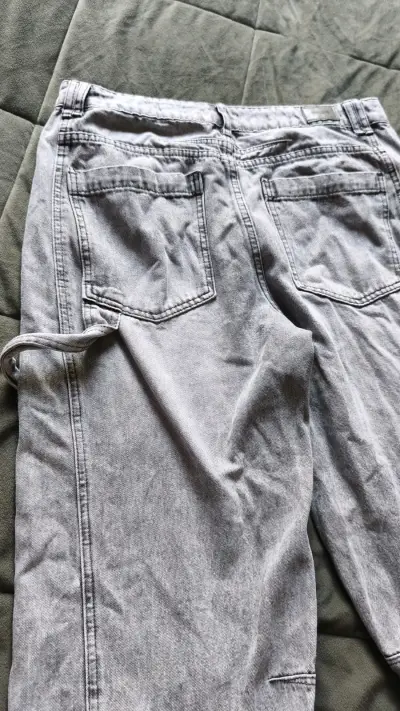 Pantalones de mezclilla gris claro para mujer - miniatura 4