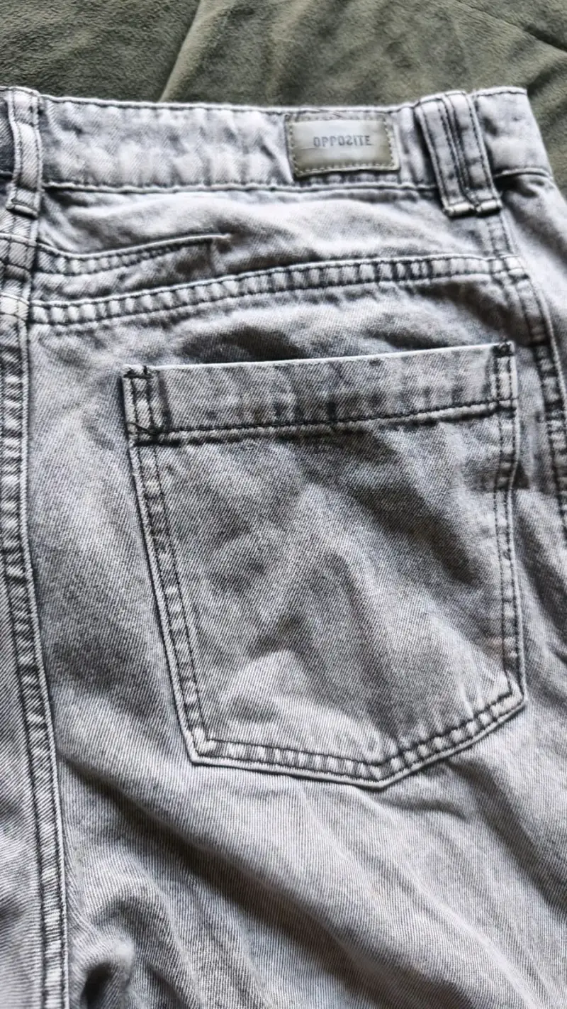 Pantalones de mezclilla gris claro para mujer - 5