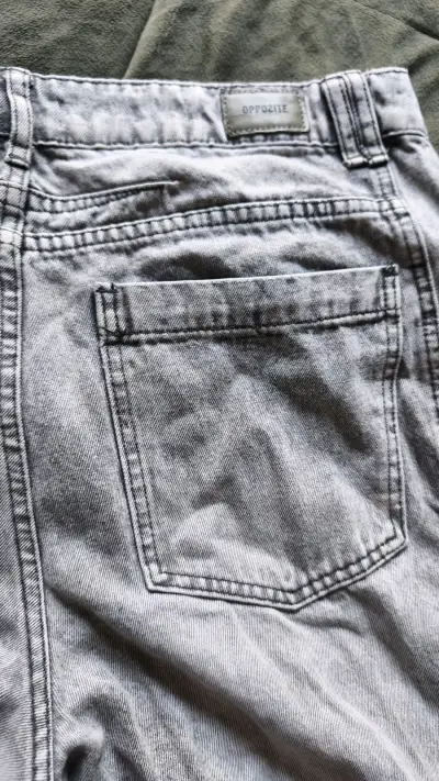Pantalones de mezclilla gris claro para mujer - miniatura 5