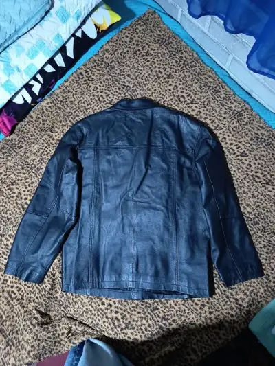 Chaqueta de cuero negra para hombre - miniatura 4