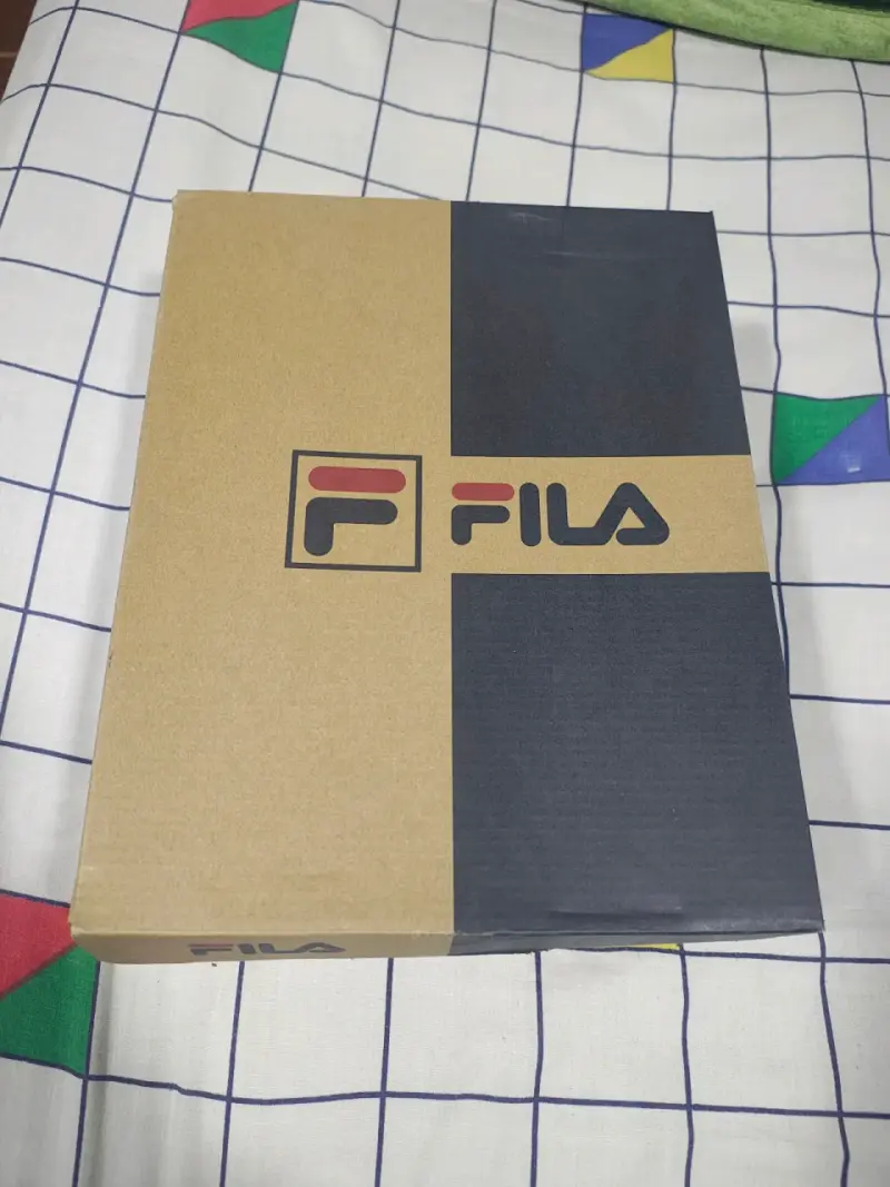 Zapatillas deportivas Fila negras y blancas - 2