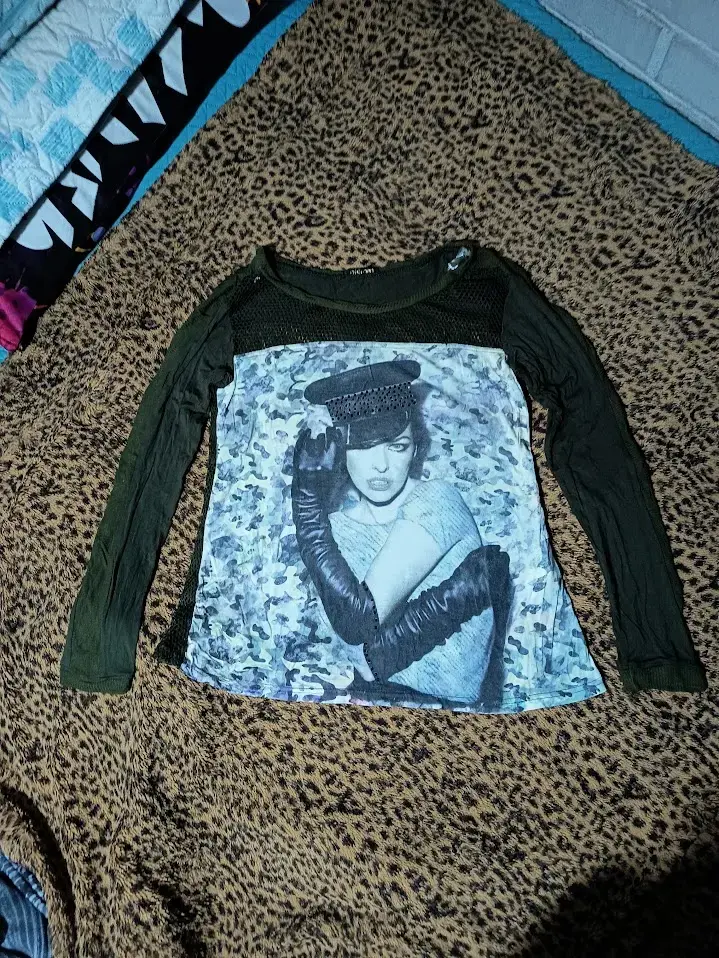 Polera Y2K Studio F - 1