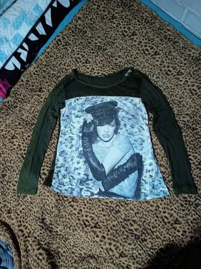 Polera Y2K Studio F - miniatura 1