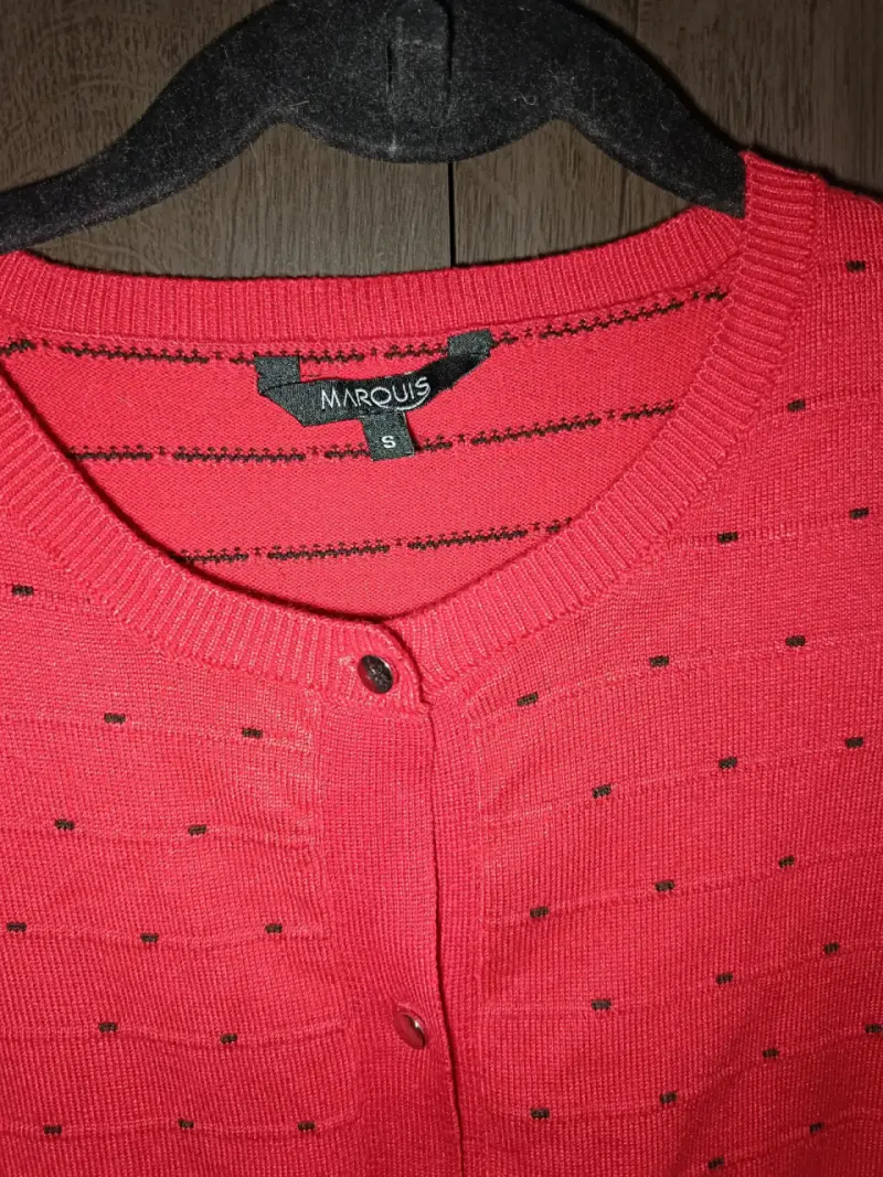 Cardigan rojo de punto con detalles negros - 3