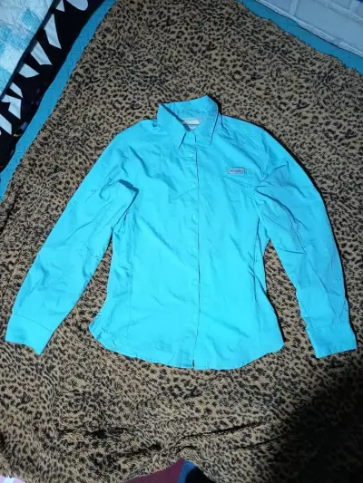 Camisa celeste columbia de mujer - miniatura 1