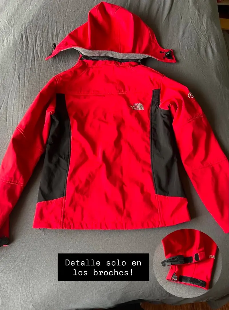 Chaqueta The North Face roja impermeable talla XS - 2