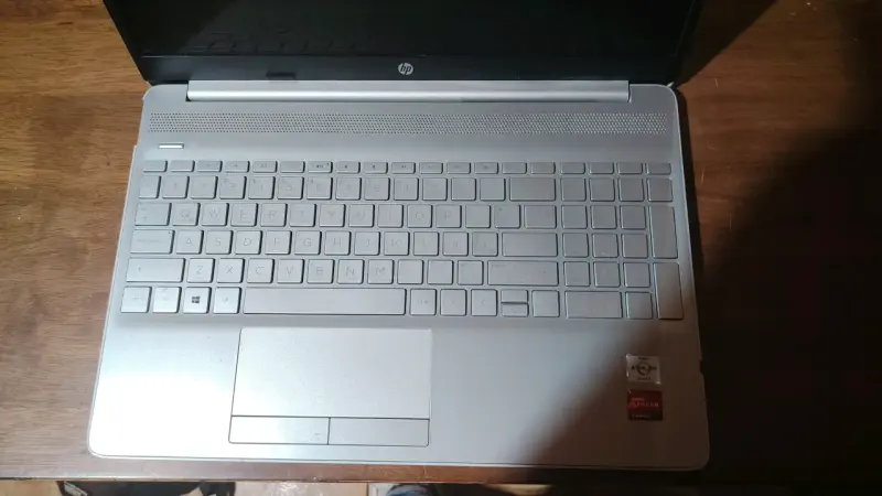 Laptop HP 15.6 precio conversable hablar al dm - 2
