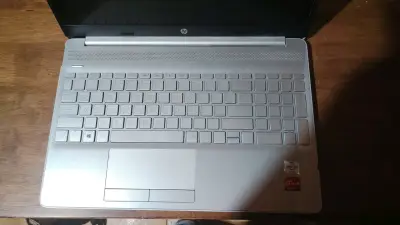 Laptop HP 15.6 precio conversable hablar al dm - miniatura 2