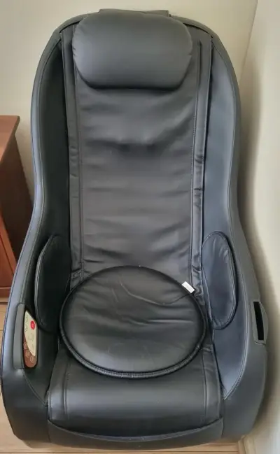 Sillón de Masaje Negro con Control Integrado - miniatura 1