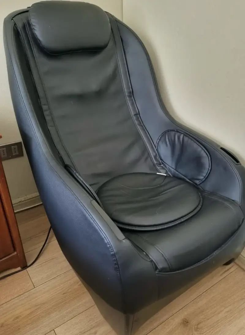 Sillón de Masaje Negro con Control Integrado - 3