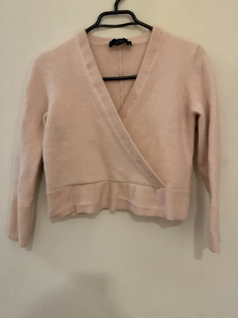 Suéter cruzado cashmere color rosa - 6