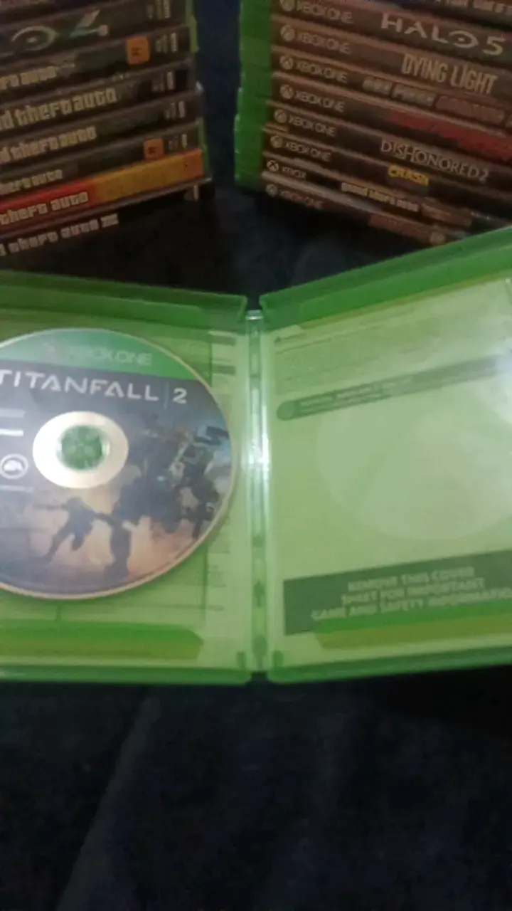 Titanfall 2 para Xbox One en buen estado - 2