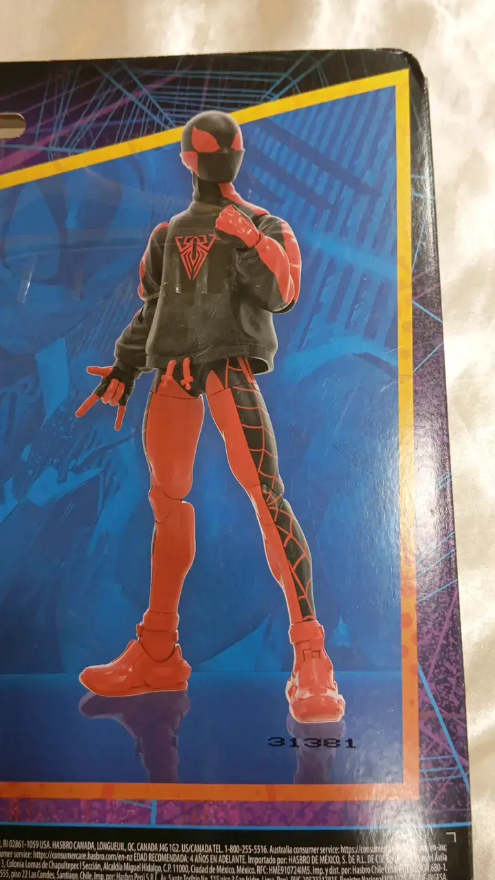 Figura de acción Miles Morales Spider-Man Legends - 4