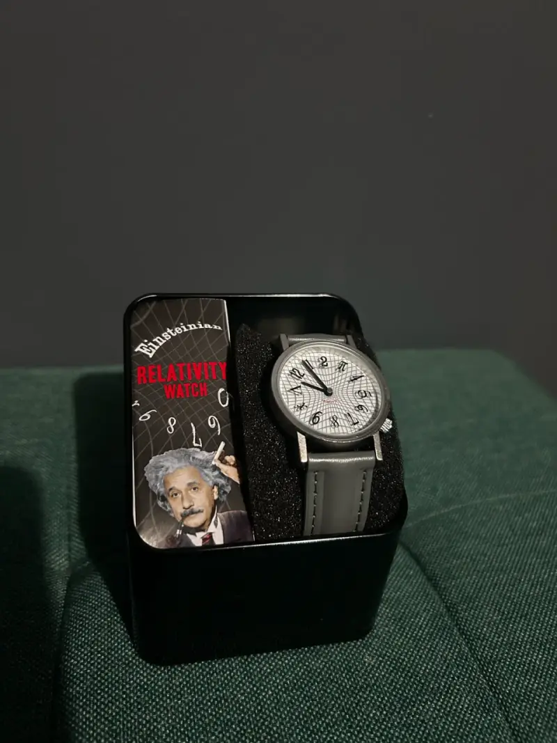 Reloj Einsteinian Relativity Watch con diseño único