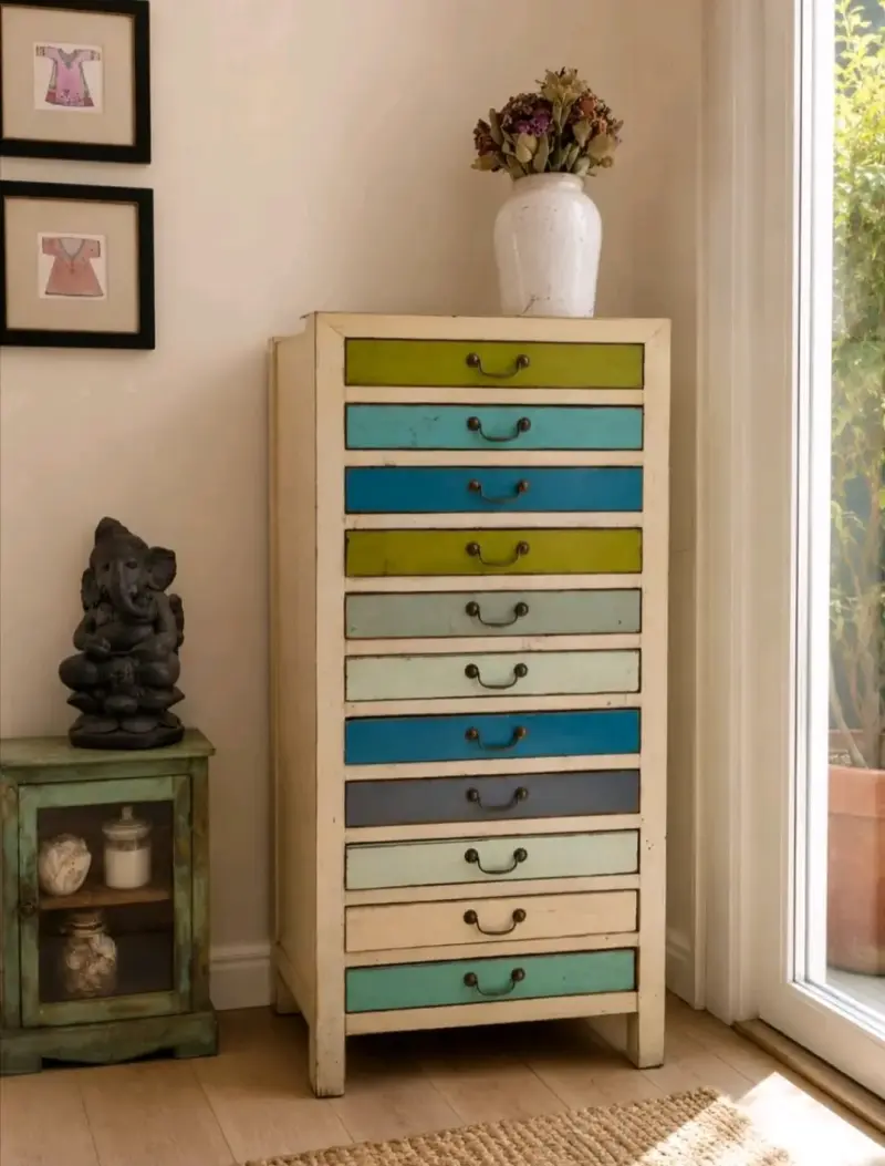 Cómoda vintage de madera con cajones coloridos - 3