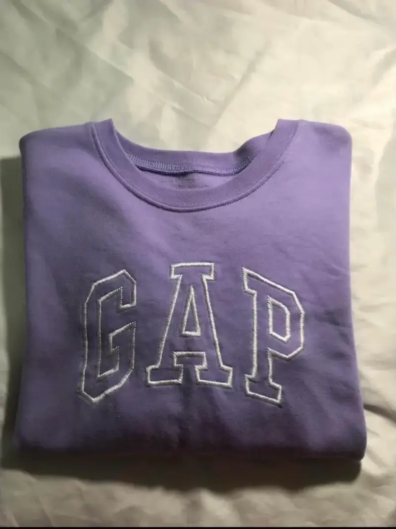 Polerón morado GAP para mujer
