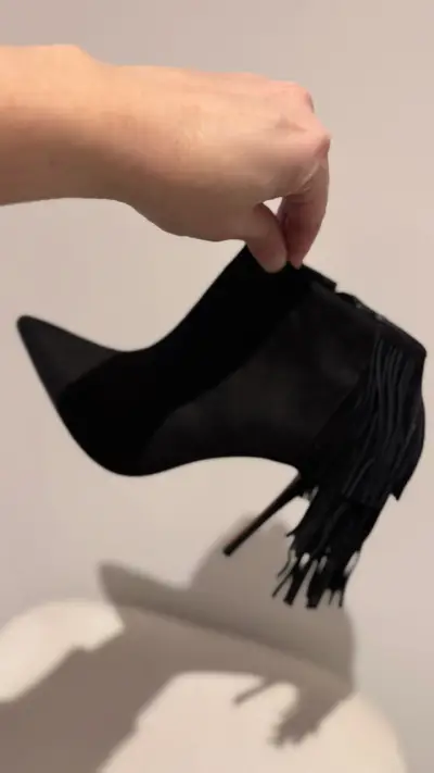 Botines negros de tacón con flecos - miniatura 1