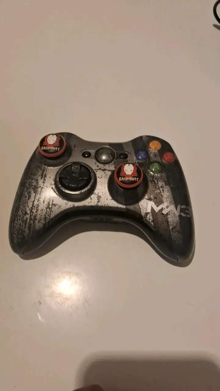 Consola Xbox 360 con accesorios incluidos - 2
