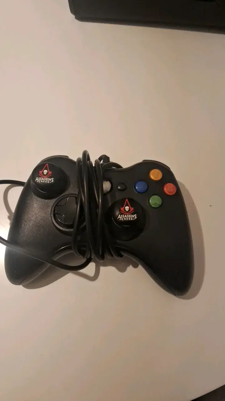 Consola Xbox 360 con accesorios incluidos - 3