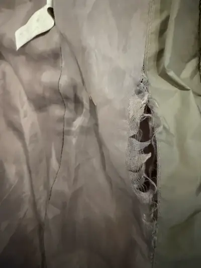 Parka larga acolchado con capucha y cinturón - miniatura 5