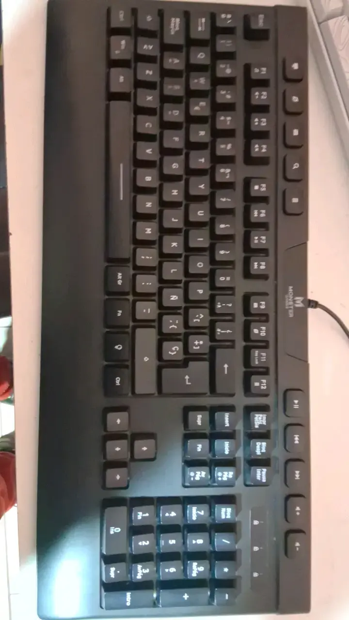 Teclado alámbrico Monoprice con teclado numérico
