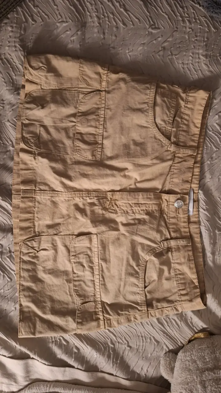 Falda corta ZARA beige con bolsillos cargo Talla L - 2
