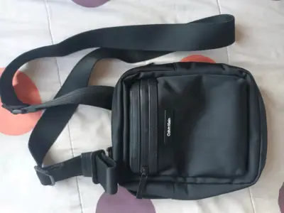 bolso Calvin Klein negra unisex - miniatura 3