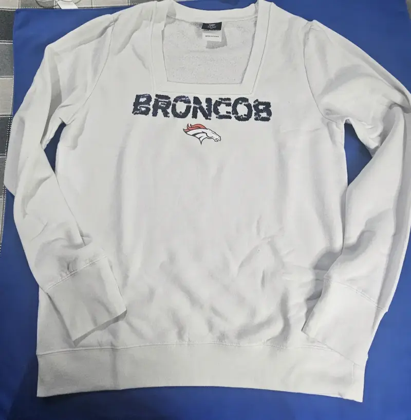 Polerón NFL Broncos Blanco con Lentejuelas - 1