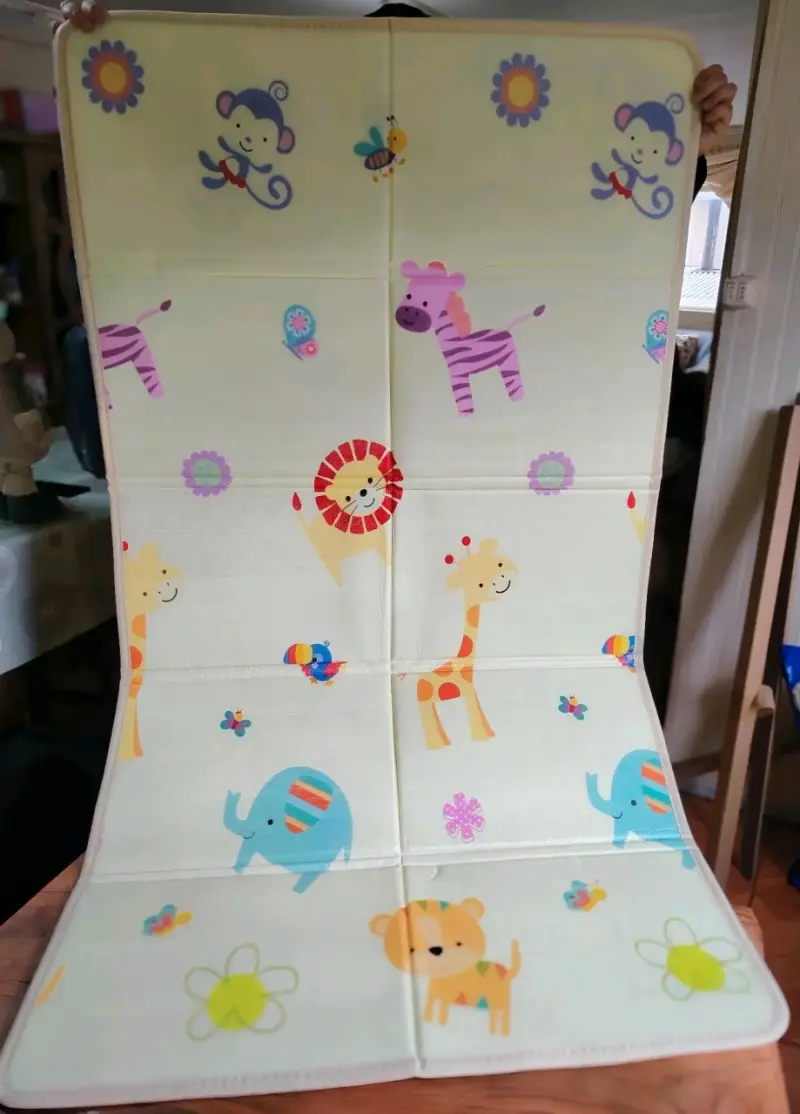 Alfombra de juego infantil plegable con diseño de animales - 4