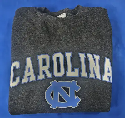 Polerón gris Carolina con logo universitario - miniatura 1