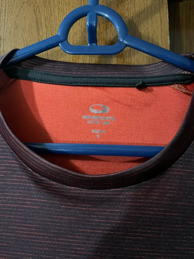 Polera deportiva marrón - 2